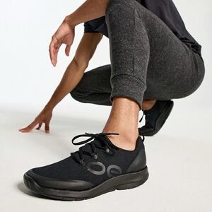 OOFOS OOMG MEN'S SPORT LOW SHOE - BLACK Sz 10.5